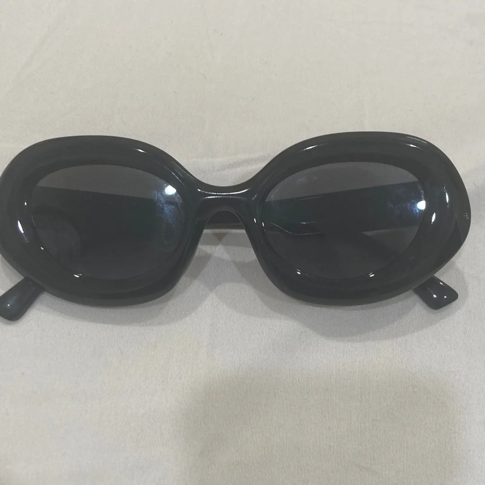 Women’s Black Oversized Oval Sunglasses
